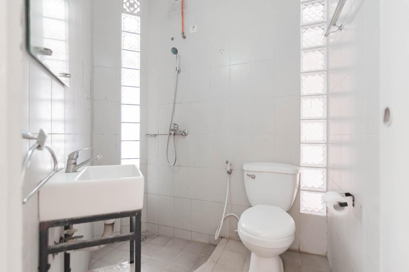 RedDoorz Plus near Dago Pakar Bandung Exterior foto