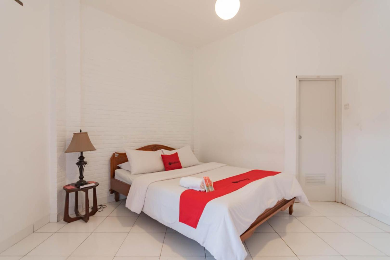 RedDoorz Plus near Dago Pakar Bandung Exterior foto
