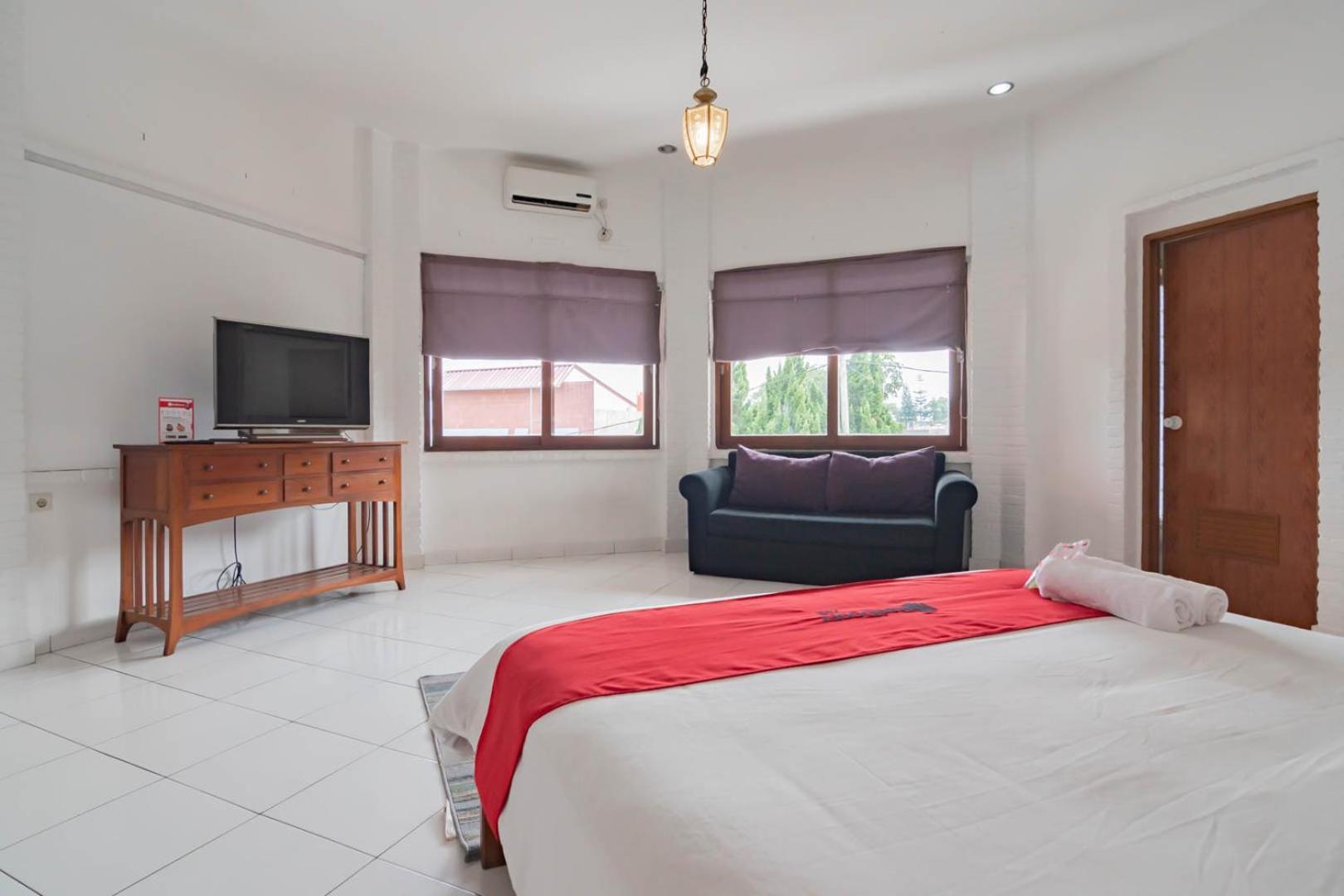 RedDoorz Plus near Dago Pakar Bandung Exterior foto