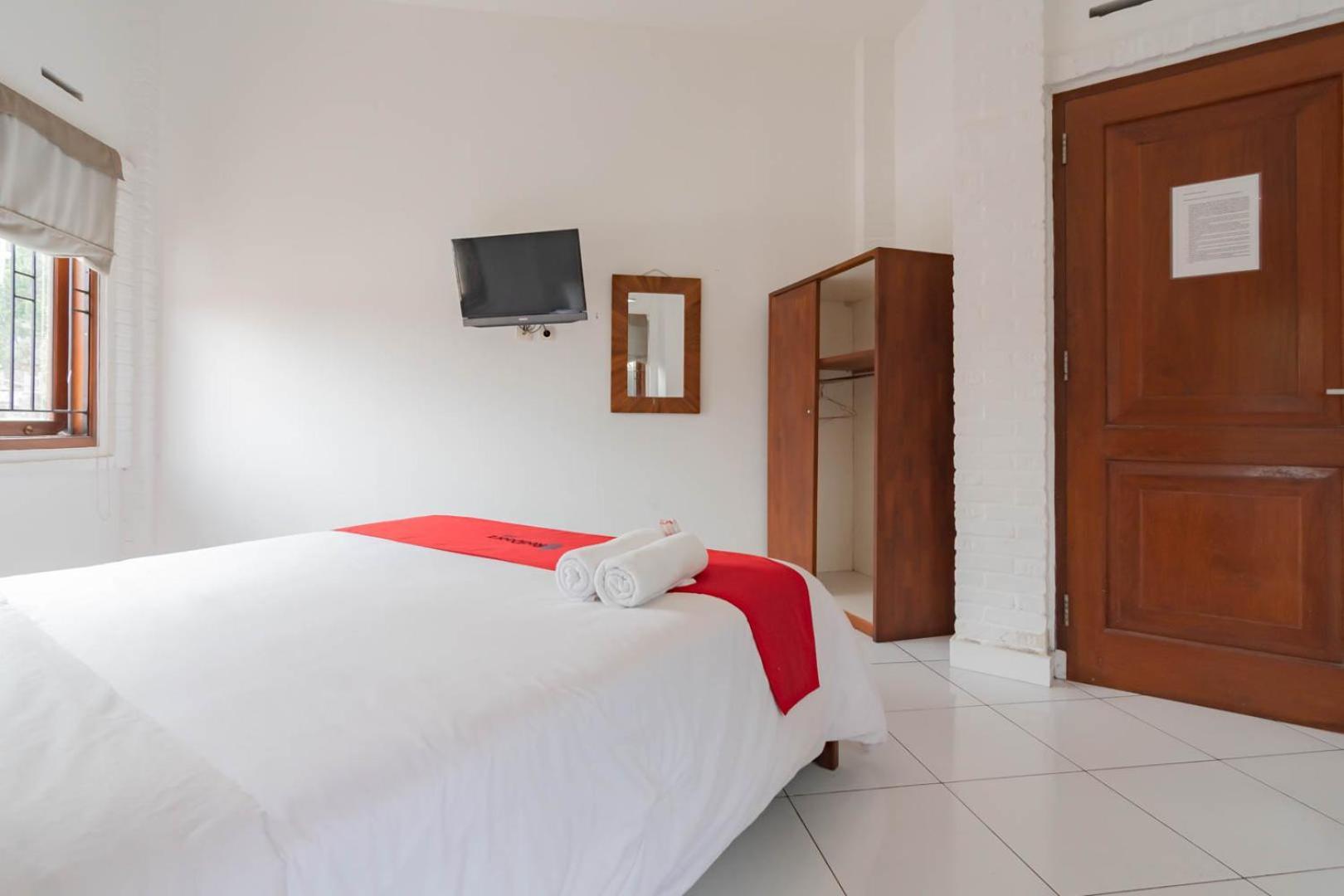 RedDoorz Plus near Dago Pakar Bandung Exterior foto